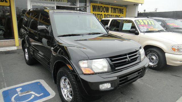 2002 Mitsubishi Montero Super