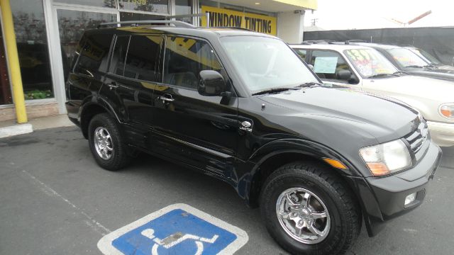 2002 Mitsubishi Montero Super