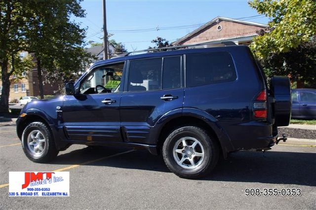 2002 Mitsubishi Montero Super