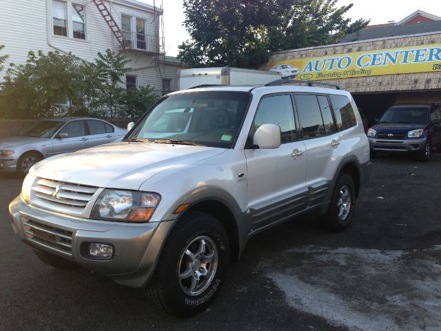 2002 Mitsubishi Montero Super