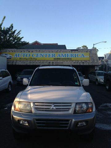 2002 Mitsubishi Montero Super