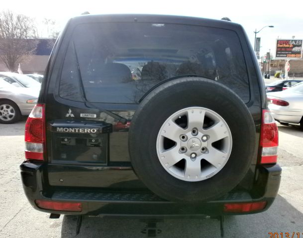 2004 Mitsubishi Montero Super