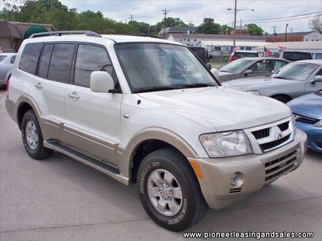 2004 Mitsubishi Montero Super