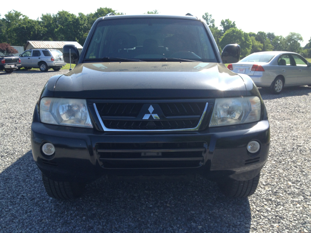 2004 Mitsubishi Montero Super