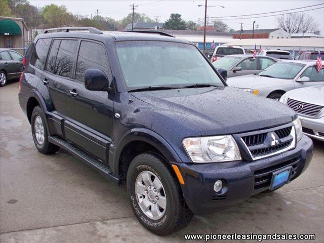 2004 Mitsubishi Montero Super