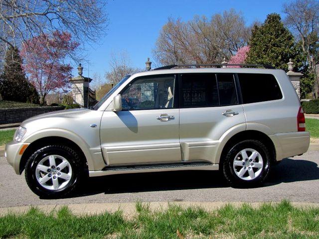 2006 Mitsubishi Montero 4dr Sdn V6 CVT 3.5 SV Sedan