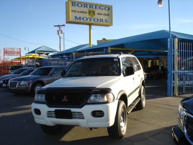 2000 Mitsubishi Montero Sport XLS