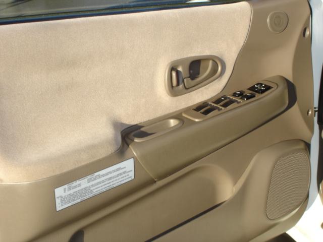 2000 Mitsubishi Montero Sport XLS