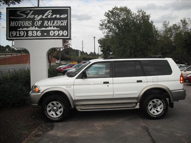 2000 Mitsubishi Montero Sport XLS