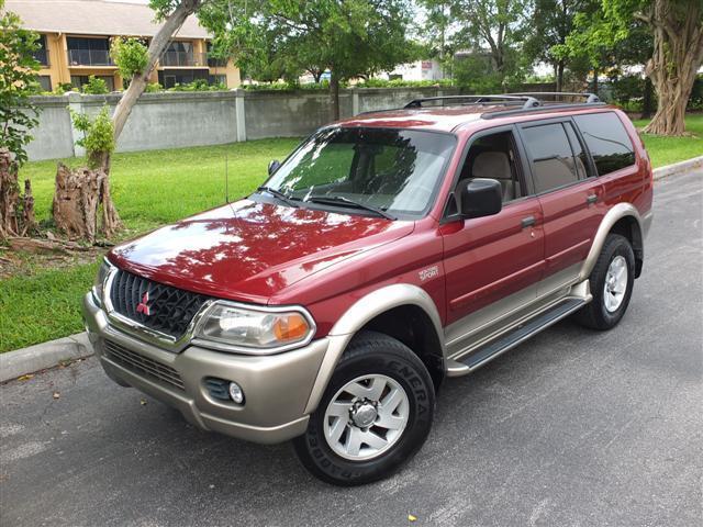 2000 Mitsubishi Montero Sport XLS