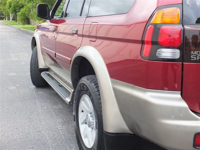 2000 Mitsubishi Montero Sport XLS