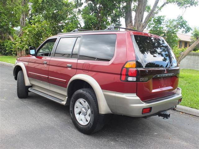 2000 Mitsubishi Montero Sport XLS