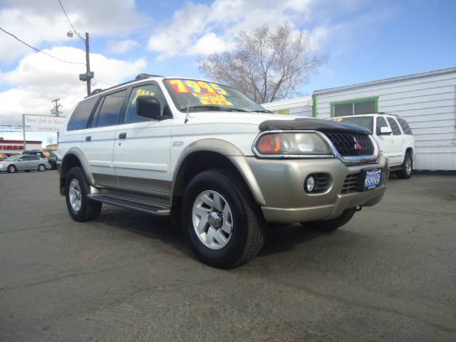 2000 Mitsubishi Montero Sport Unknown