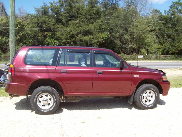 2000 Mitsubishi Montero Sport LW2