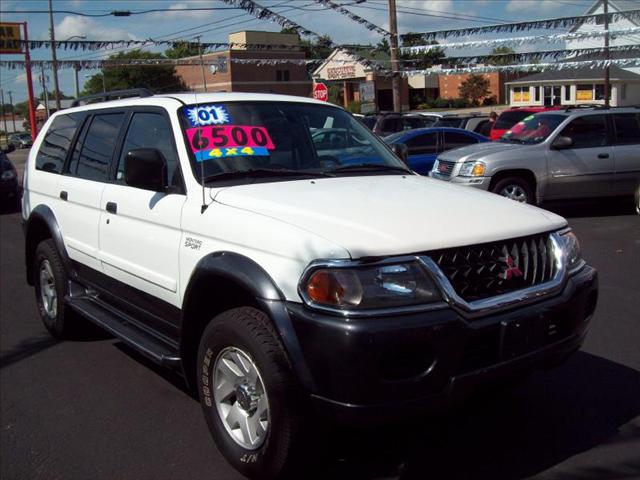 2001 Mitsubishi Montero Sport XLS