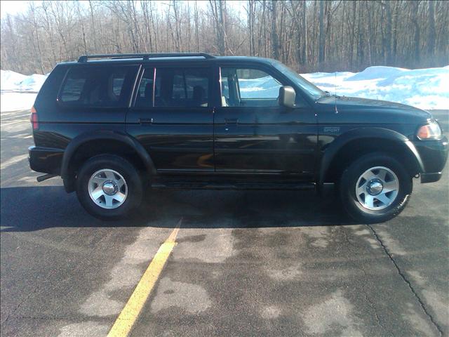 2002 Mitsubishi Montero Sport 4 Dr 3.5 Sedan