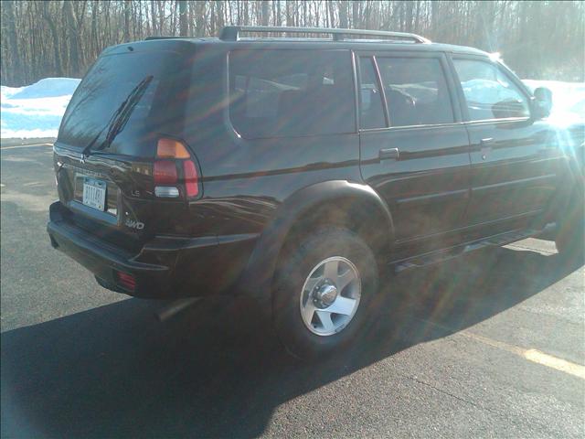 2002 Mitsubishi Montero Sport 4 Dr 3.5 Sedan