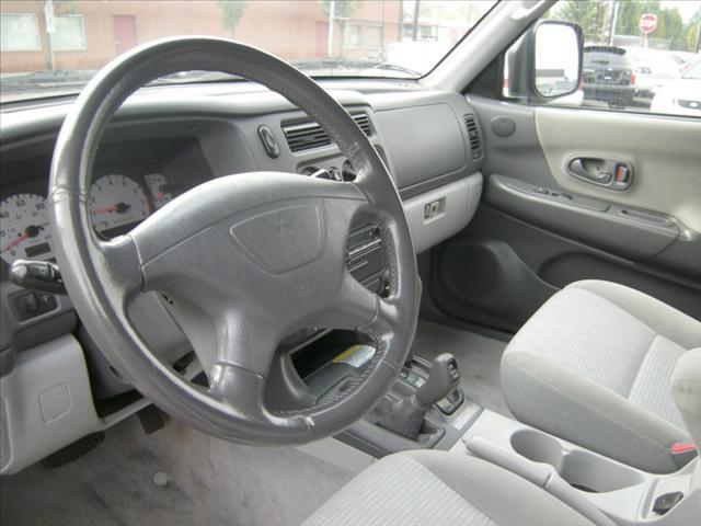 2002 Mitsubishi Montero Sport XLS