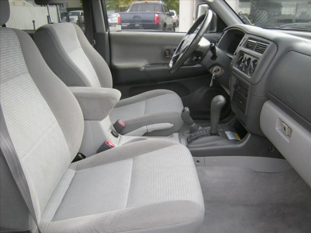 2002 Mitsubishi Montero Sport XLS