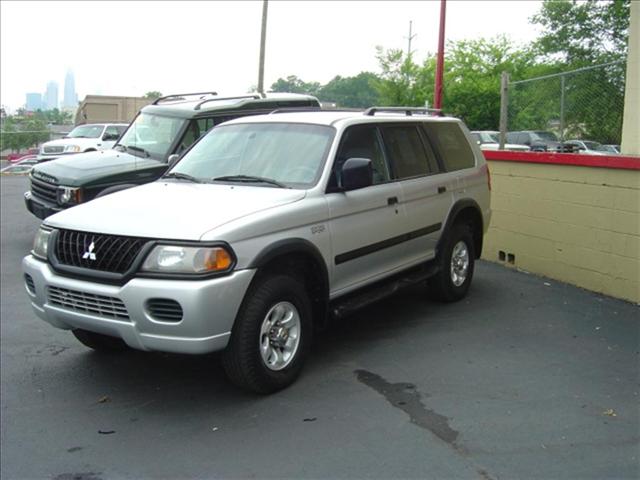 2002 Mitsubishi Montero Sport 4 Dr 3.5 Sedan