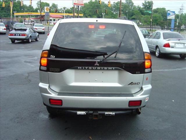 2002 Mitsubishi Montero Sport 4 Dr 3.5 Sedan