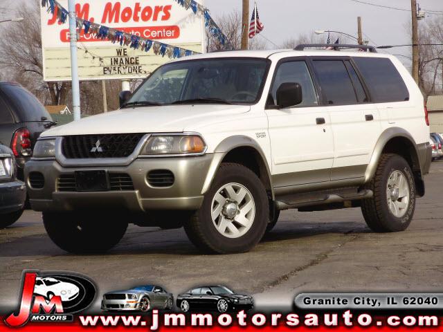 2002 Mitsubishi Montero Sport XLS