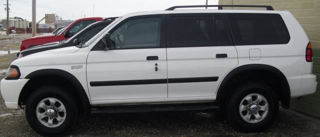 2002 Mitsubishi Montero Sport 4 Dr 3.5 Sedan