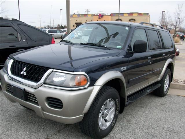 2002 Mitsubishi Montero Sport XLS