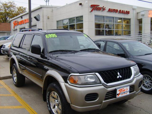 2002 Mitsubishi Montero Sport XLS