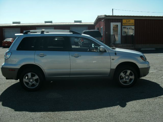 2003 Mitsubishi Outlander Reg Cab 159.5 WB C5B