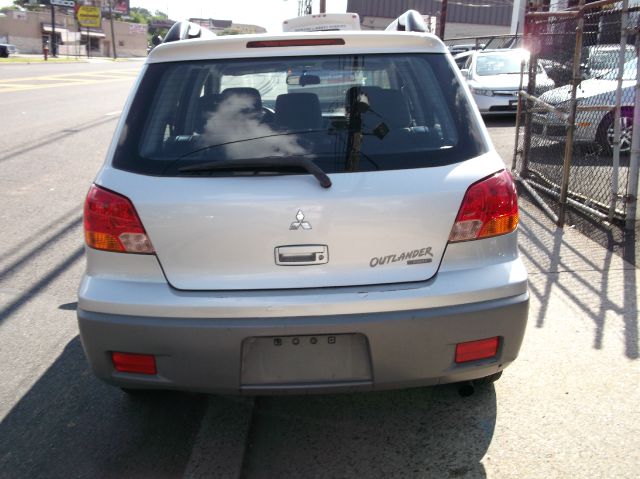 2003 Mitsubishi Outlander 1.8T Quattro Sedan 4D