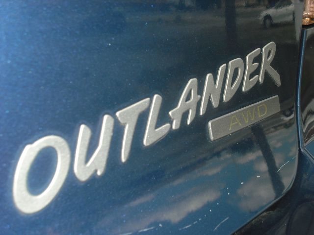 2003 Mitsubishi Outlander 1.8T Quattro Sedan 4D