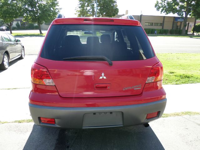 2003 Mitsubishi Outlander 1.8T Quattro Sedan 4D