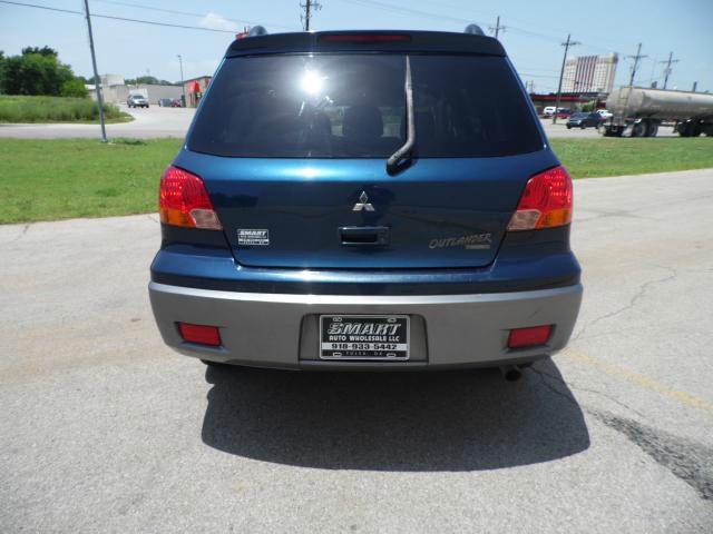 2004 Mitsubishi Outlander 1.8T Quattro Sedan 4D