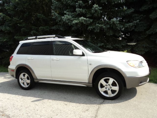 2005 Mitsubishi Outlander Reg Cab 159.5 WB C5B