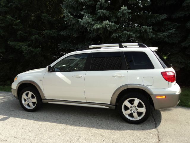 2005 Mitsubishi Outlander Reg Cab 159.5 WB C5B