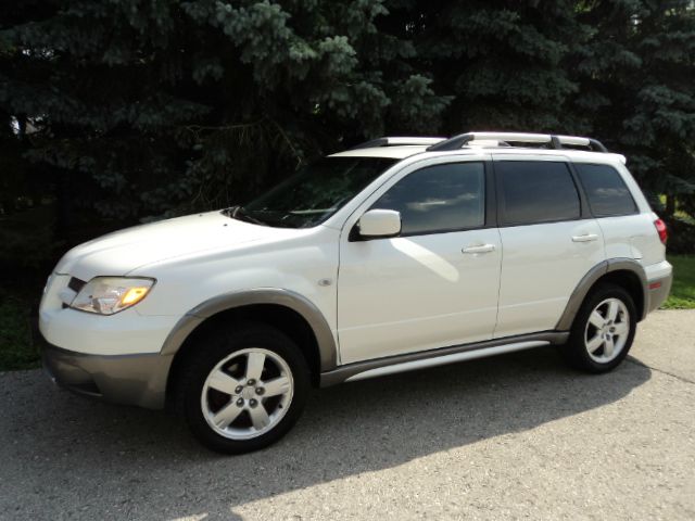 2005 Mitsubishi Outlander Reg Cab 159.5 WB C5B