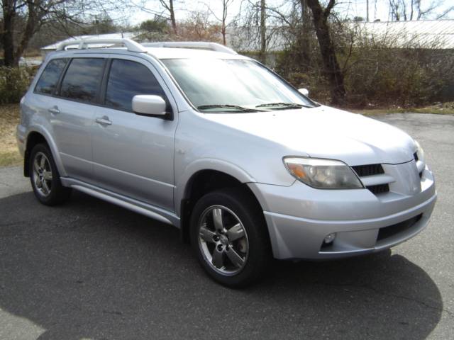 2006 Mitsubishi Outlander SE