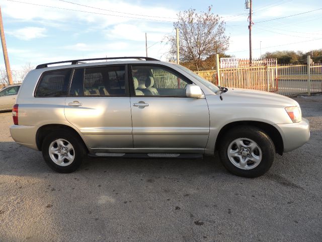 2008 Mitsubishi Outlander Megacab SLT, Hemi, Nerf Bars