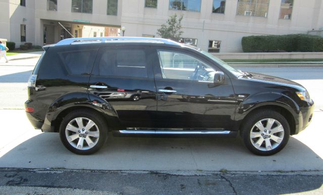 2009 Mitsubishi Outlander EX-L W/ DVD System