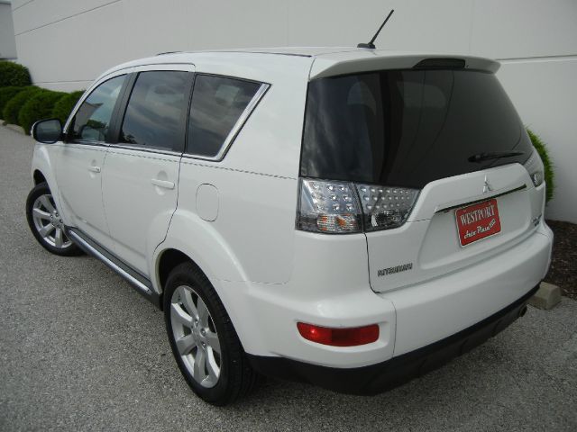 2010 Mitsubishi Outlander 40 Aniversary