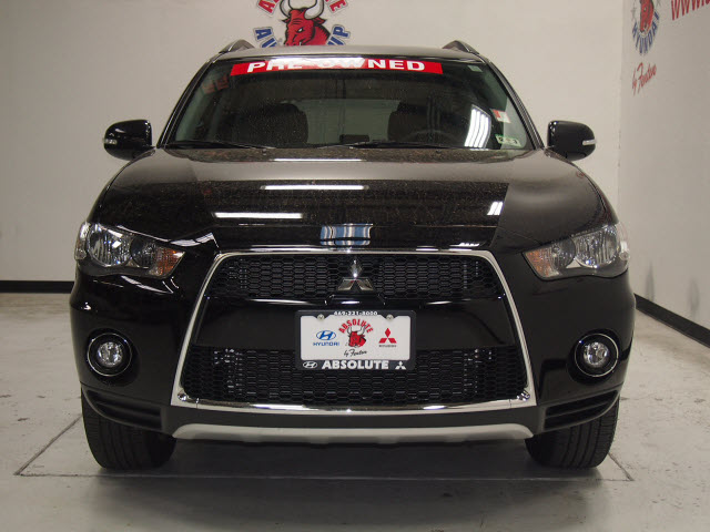 2011 Mitsubishi Outlander 40TH Anniversary Package