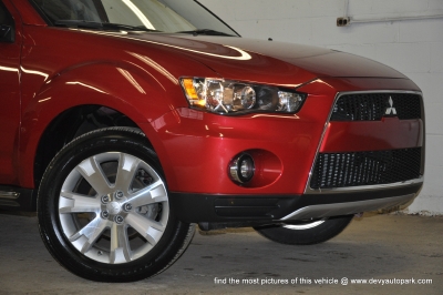 2011 Mitsubishi Outlander 40TH Anniversary Package