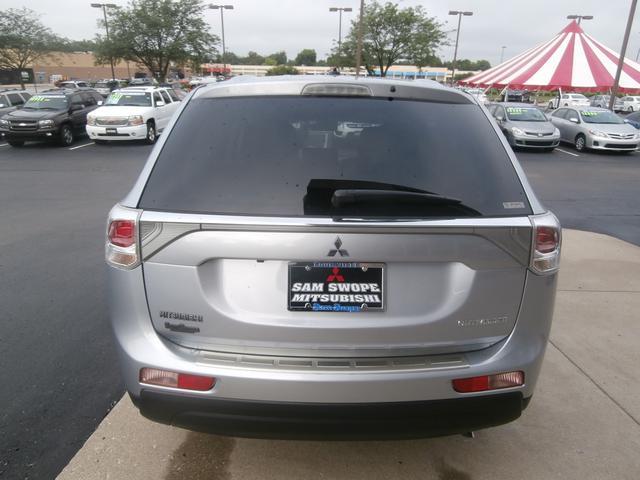 2014 Mitsubishi Outlander SE