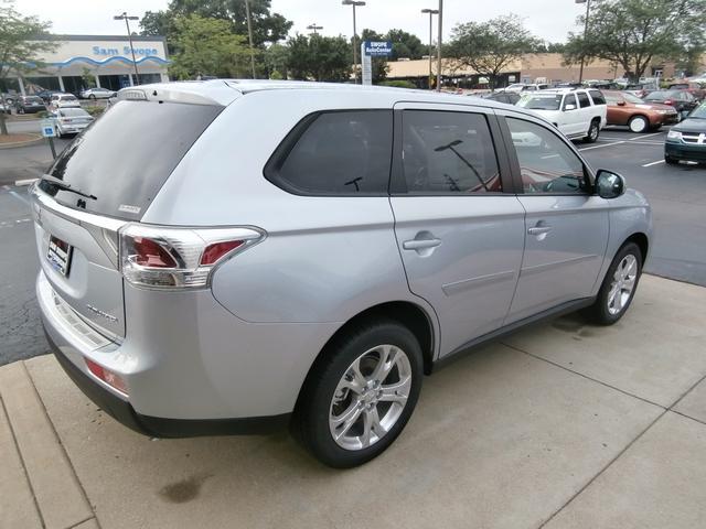 2014 Mitsubishi Outlander SE