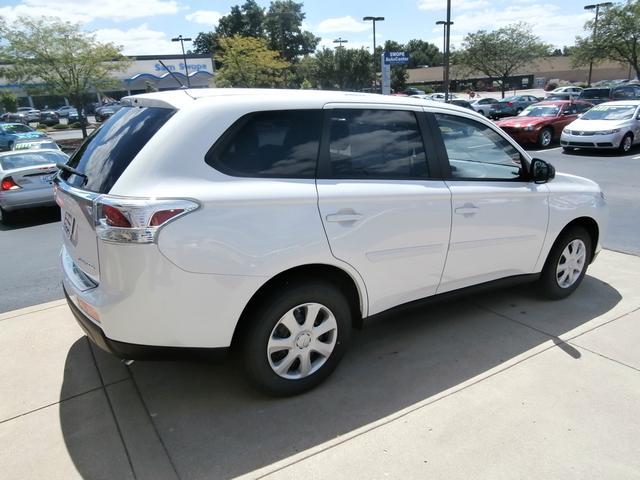 2014 Mitsubishi Outlander LW2