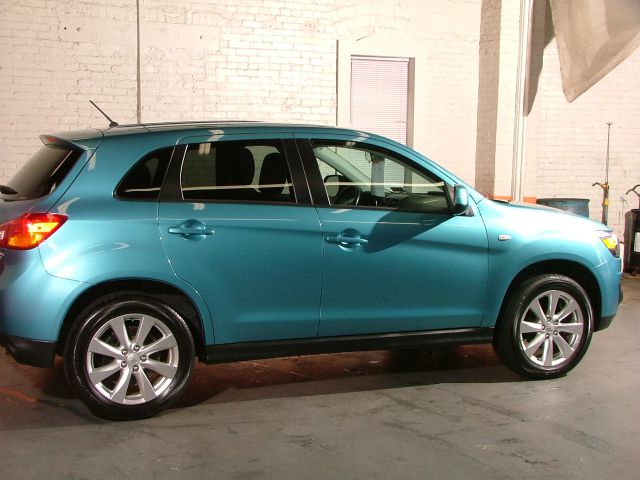 2013 Mitsubishi Outlander Sport V6 Coupe