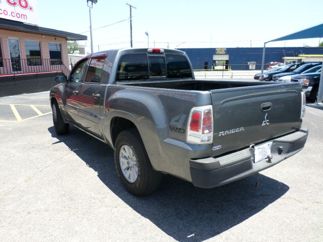 2006 Mitsubishi Raider LMTD LTHR Sroof