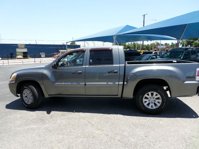 2006 Mitsubishi Raider LMTD LTHR Sroof