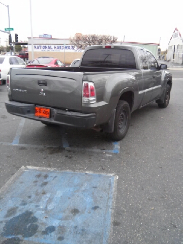 2007 Mitsubishi Raider Wagon LX